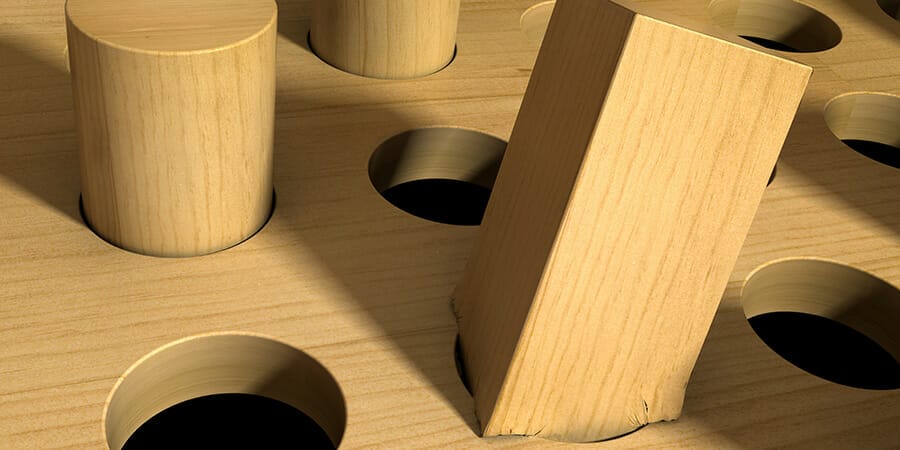 161025-square-peg-round-hole_900x450